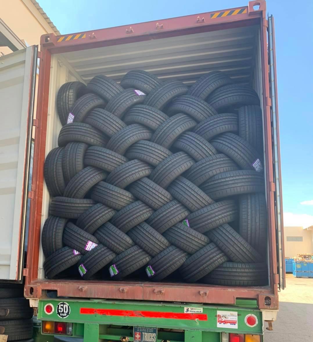 Used tires fold for the container exportation